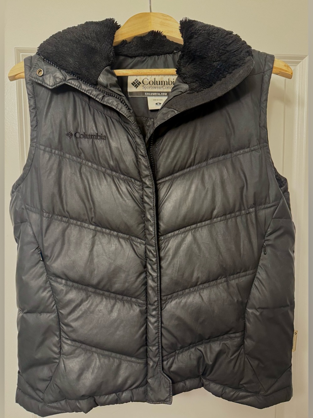 Columbia Women's Black Quilted Puffer Vest with Faux Shearling Collar